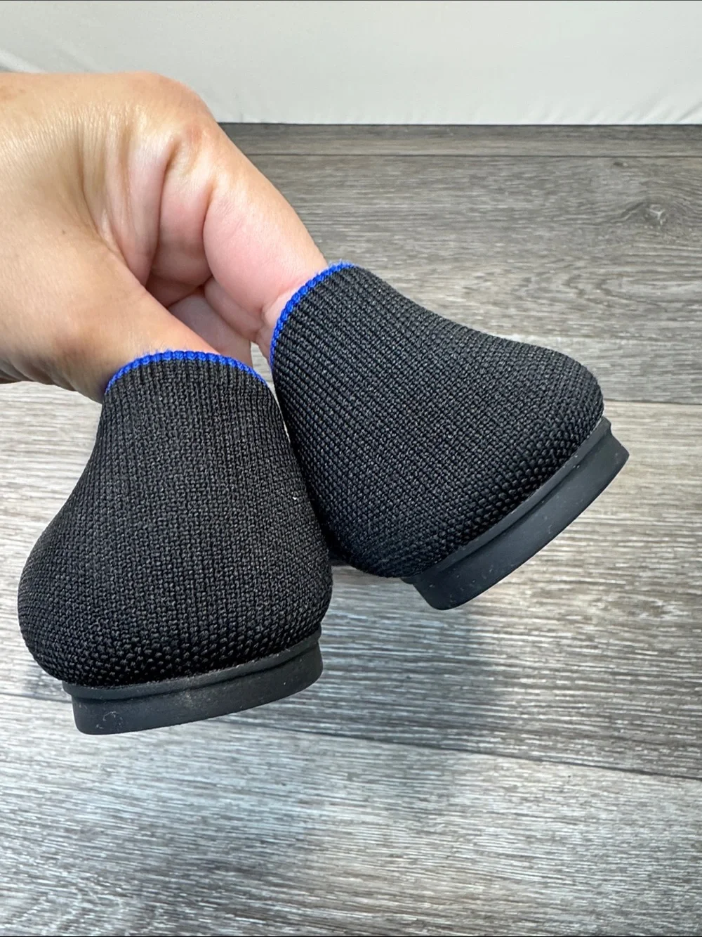 Rothy's Black Flats with Blue Trim SZ 7.5 (h66)